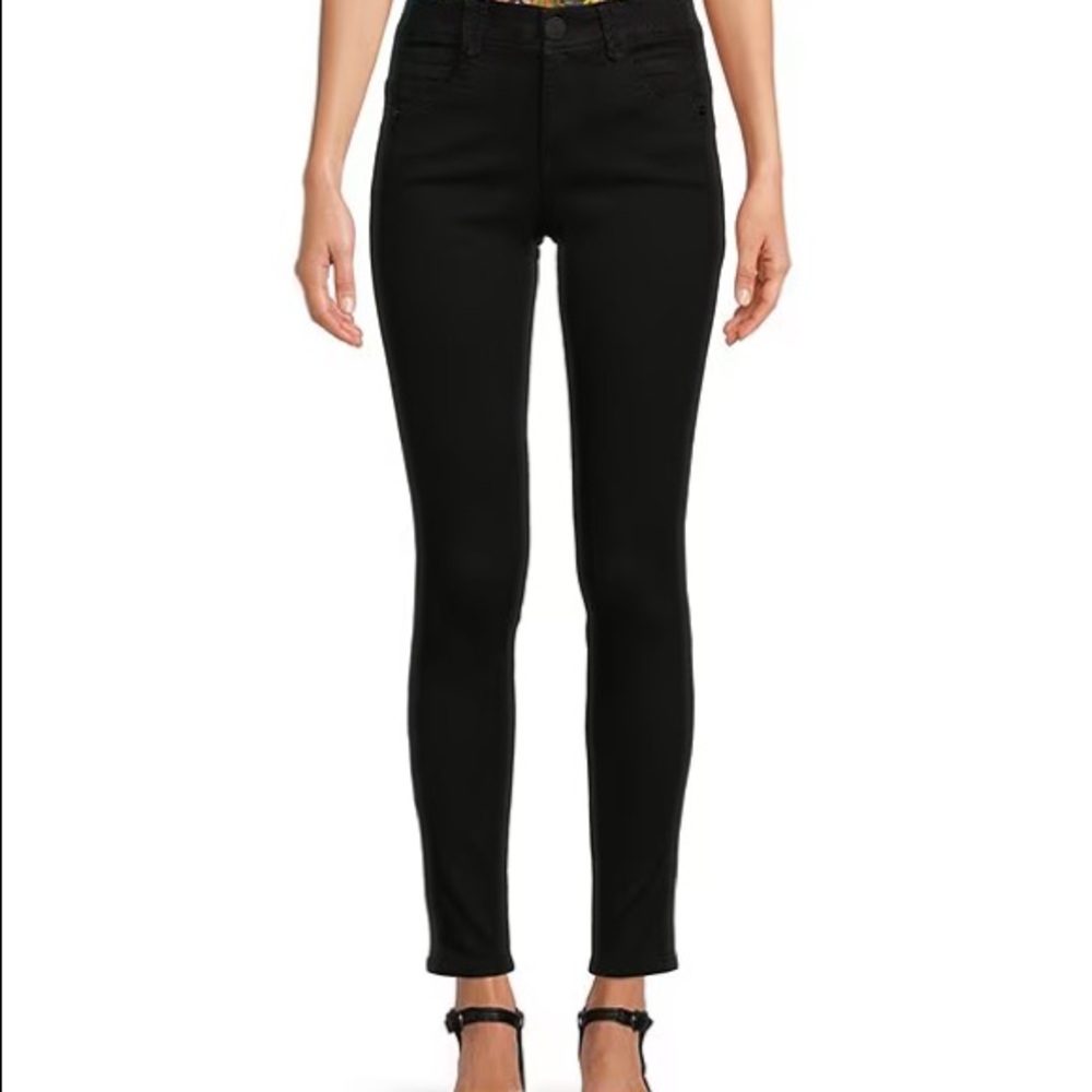 Democracy “Ab”s solution skinny jeans. BLACK. Size 8. Lightly used.